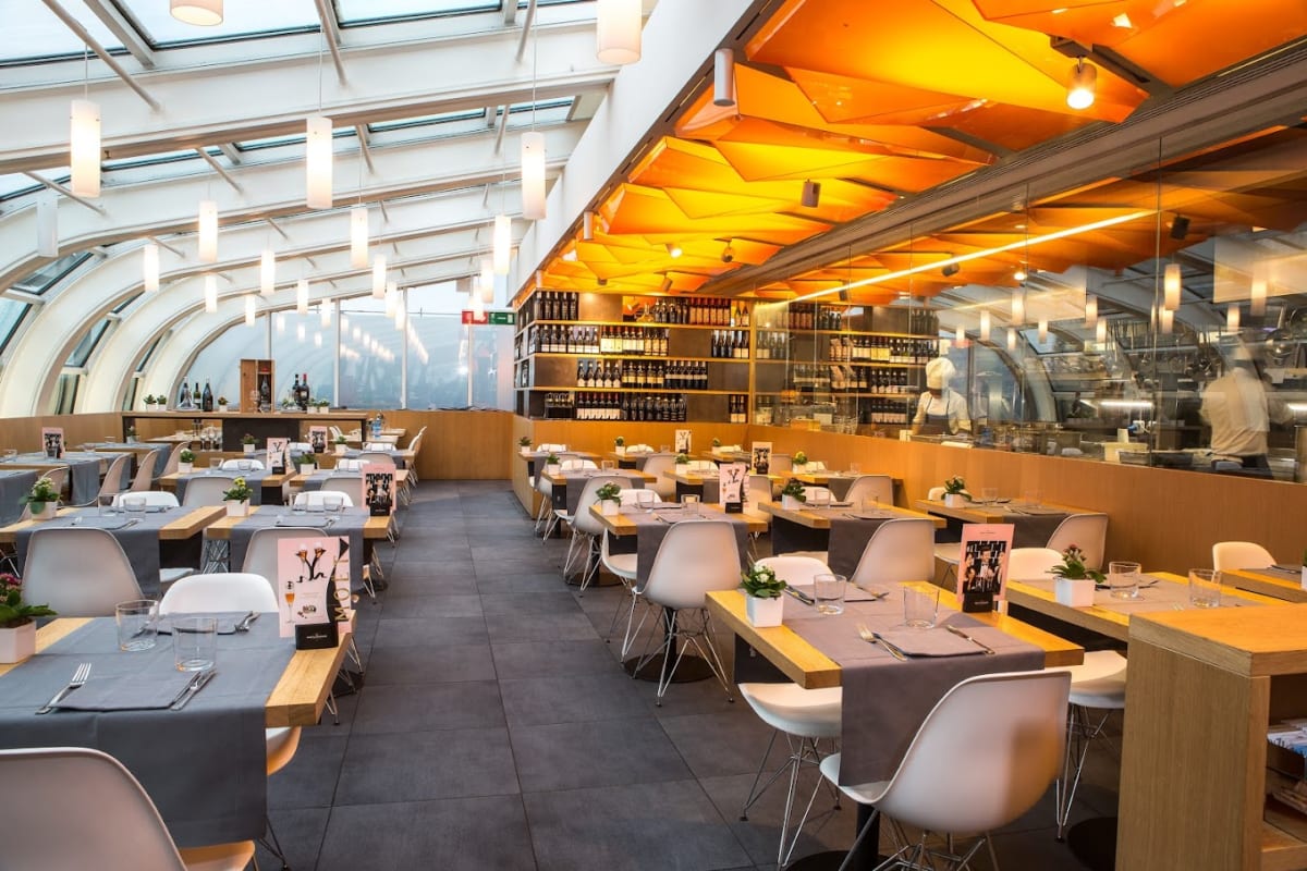 Private tour: Maio Restaurant with local guide - Image 1