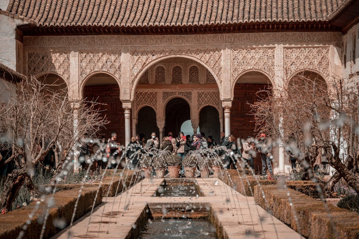 Private tour: Alhambra with local guide - Image 1