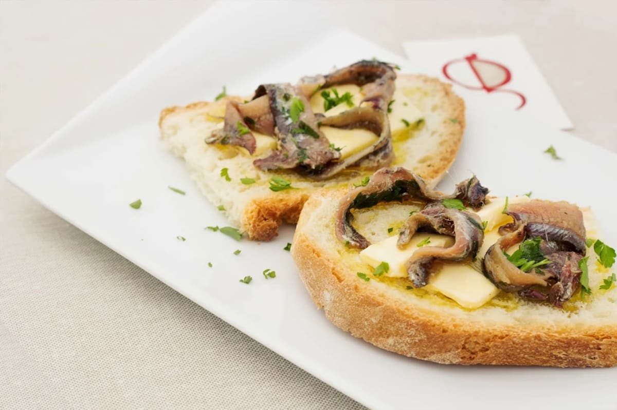 Private tour: La Guardiola Wine & Food with local guide - Image 1