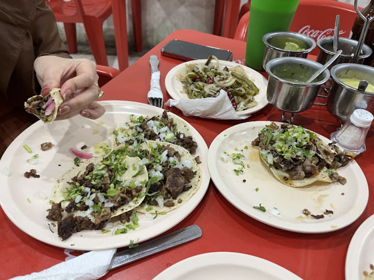 Private tour: Tacos Chemita with local guide - Image 1