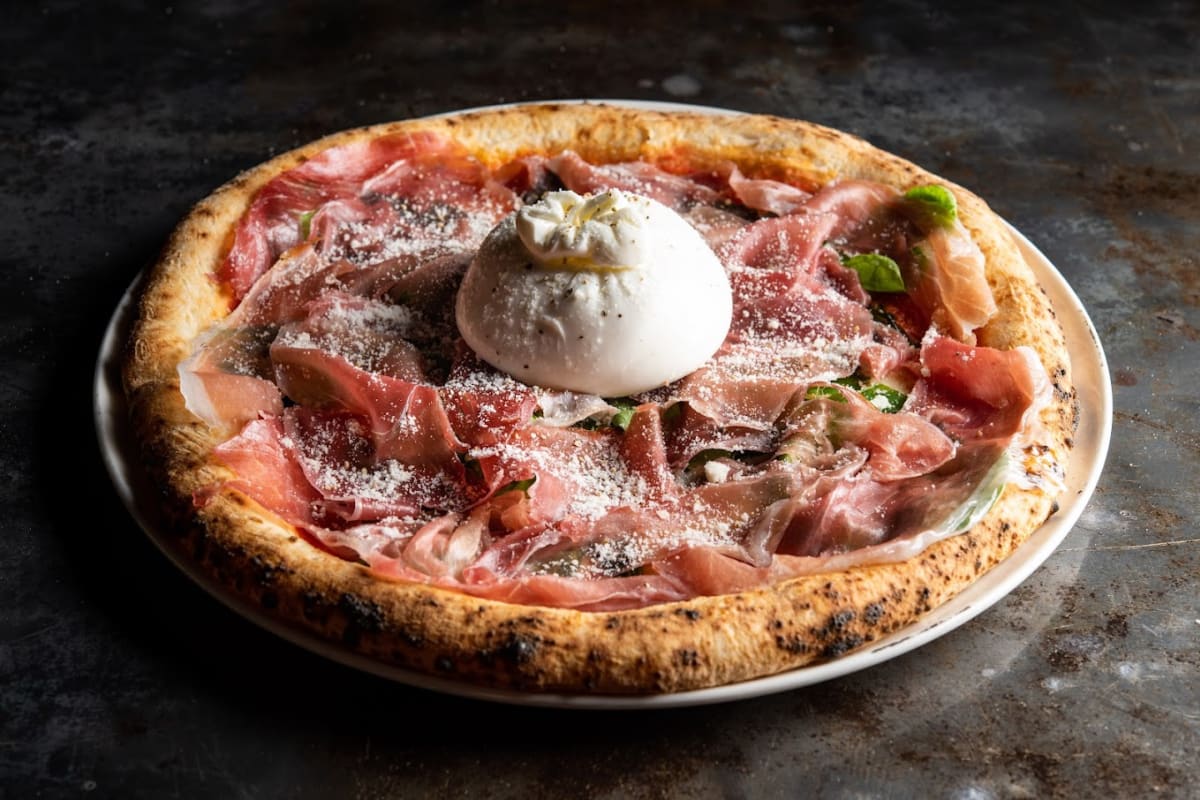 Private tour: Pizza 4P’s Le Thanh Ton with local guide - Image 1