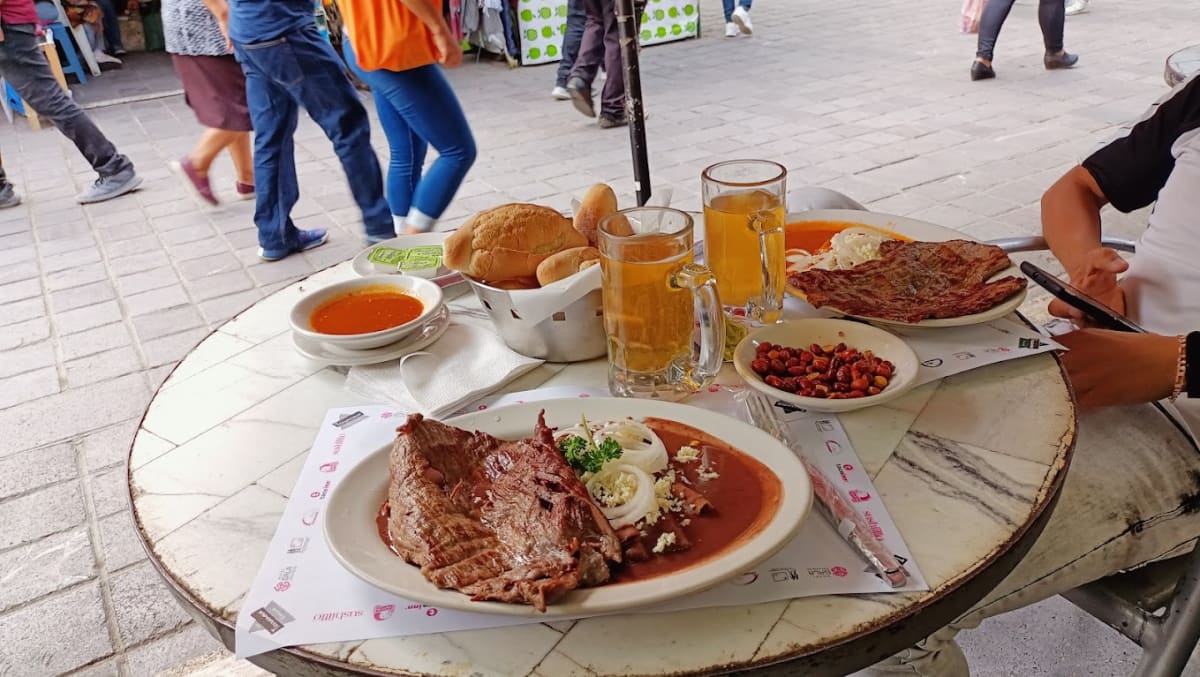 Private tour: Restaurante Terranova with local guide - Image 1