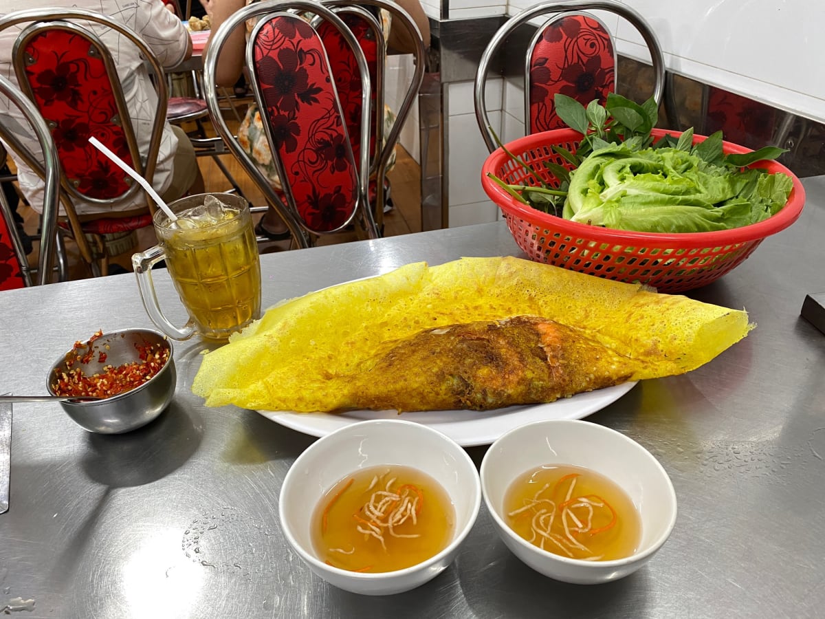 Private tour: Bánh Xèo Ngọc Sơn with local guide - Image 1