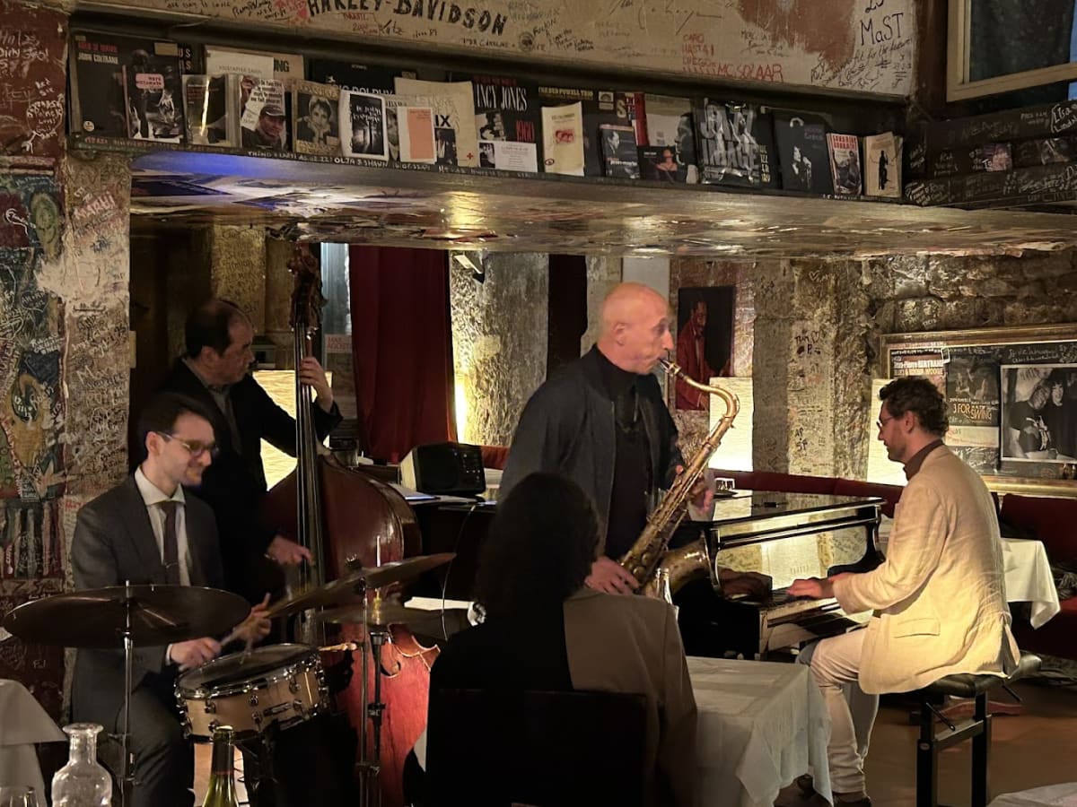 Private tour: Chez Papa Jazz Club with local guide - Image 1