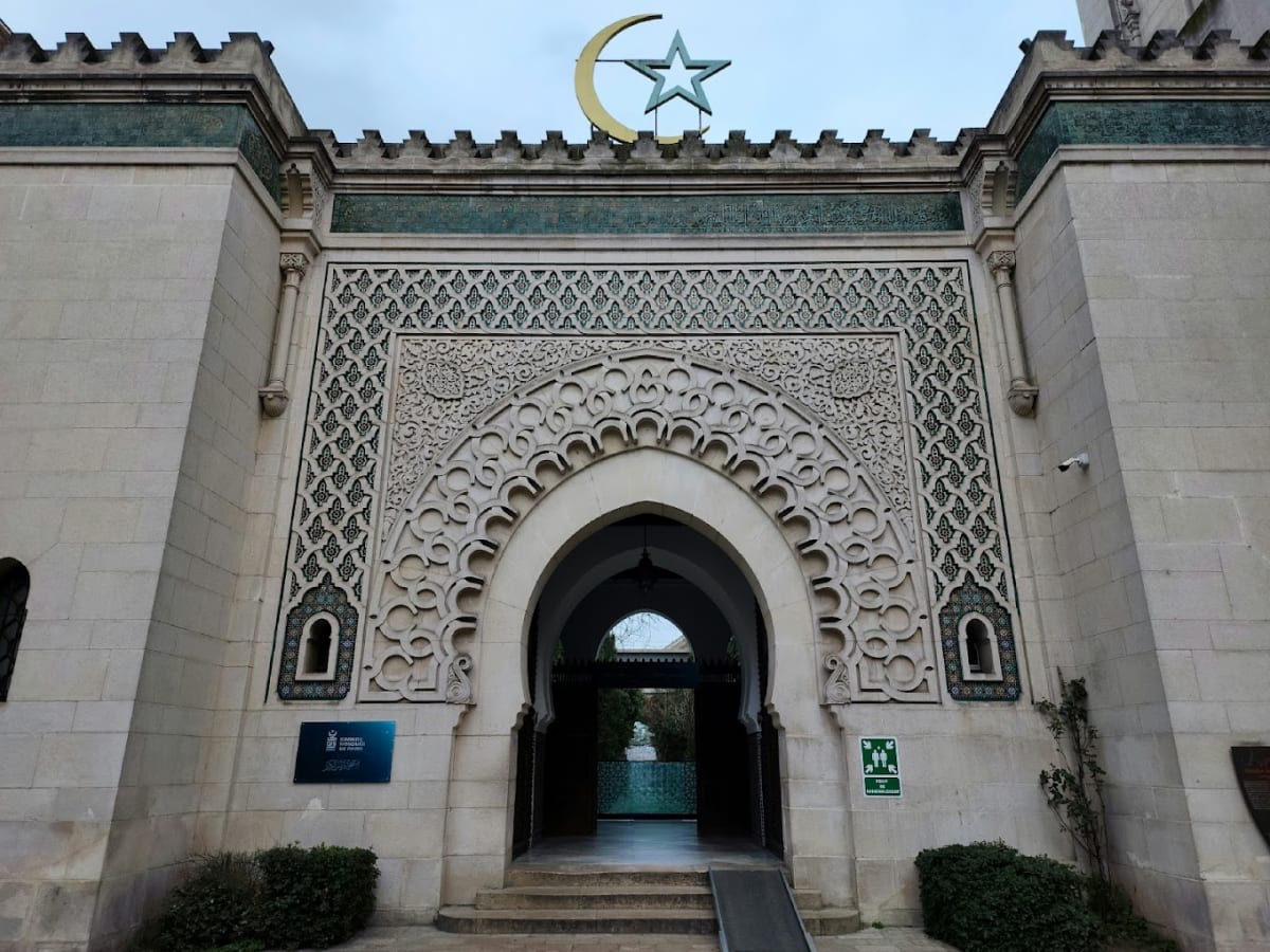 Private tour: Gran Mezquita de París with local guide - Image 1