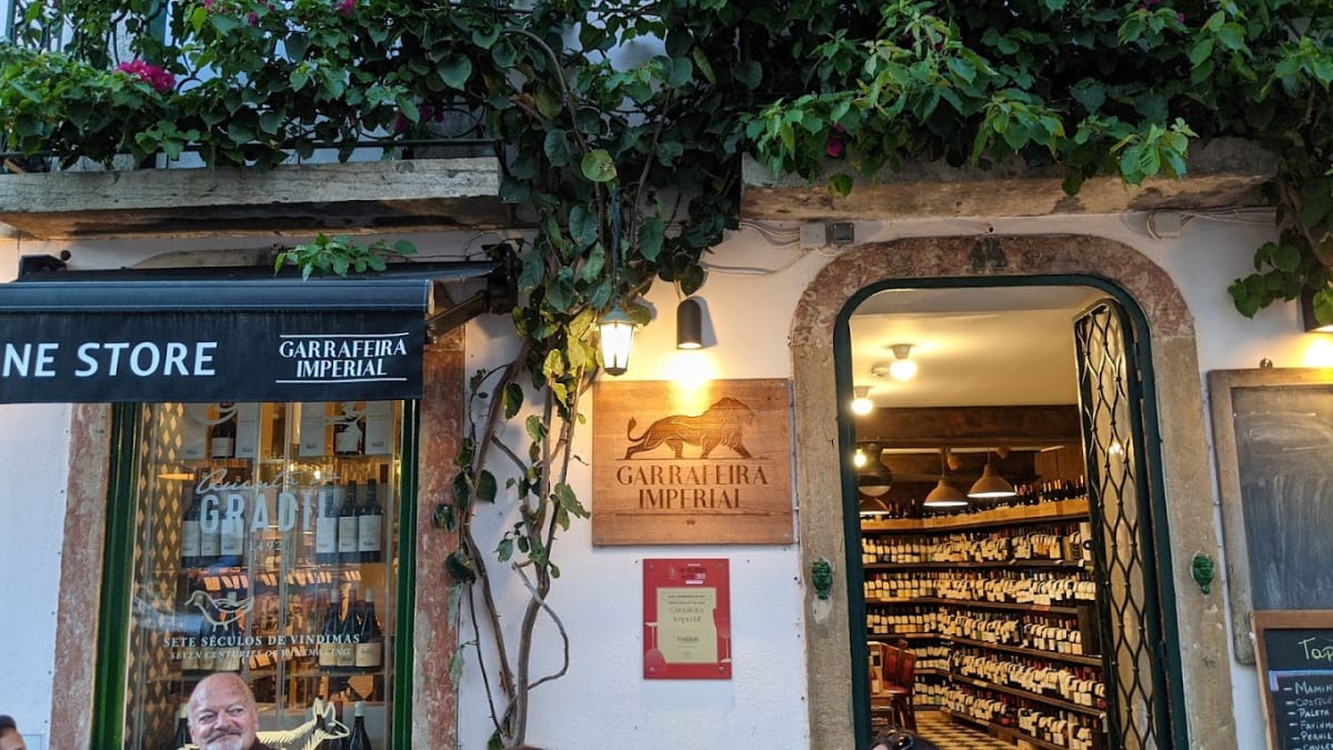 Private tour: Garrafeira Imperial with local guide - Image 1
