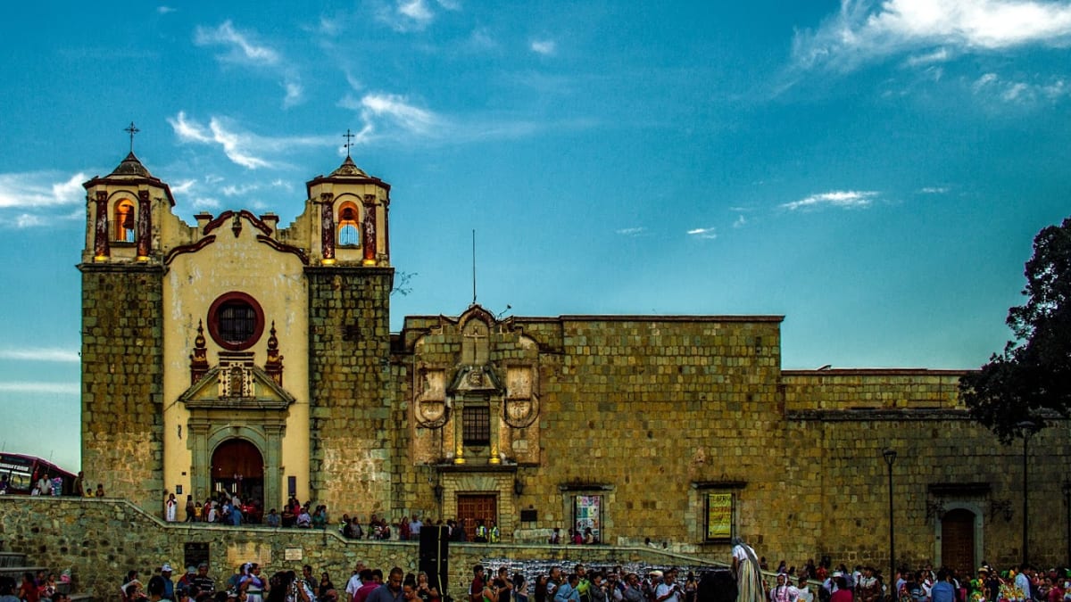 Private tour: Basilica de Nuestra Señora de la Soledad with local guide - Image 1