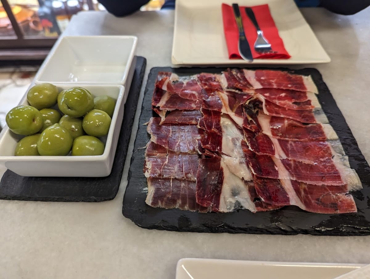 Private tour: Xarcuteria La Pineda with local guide - Image 1