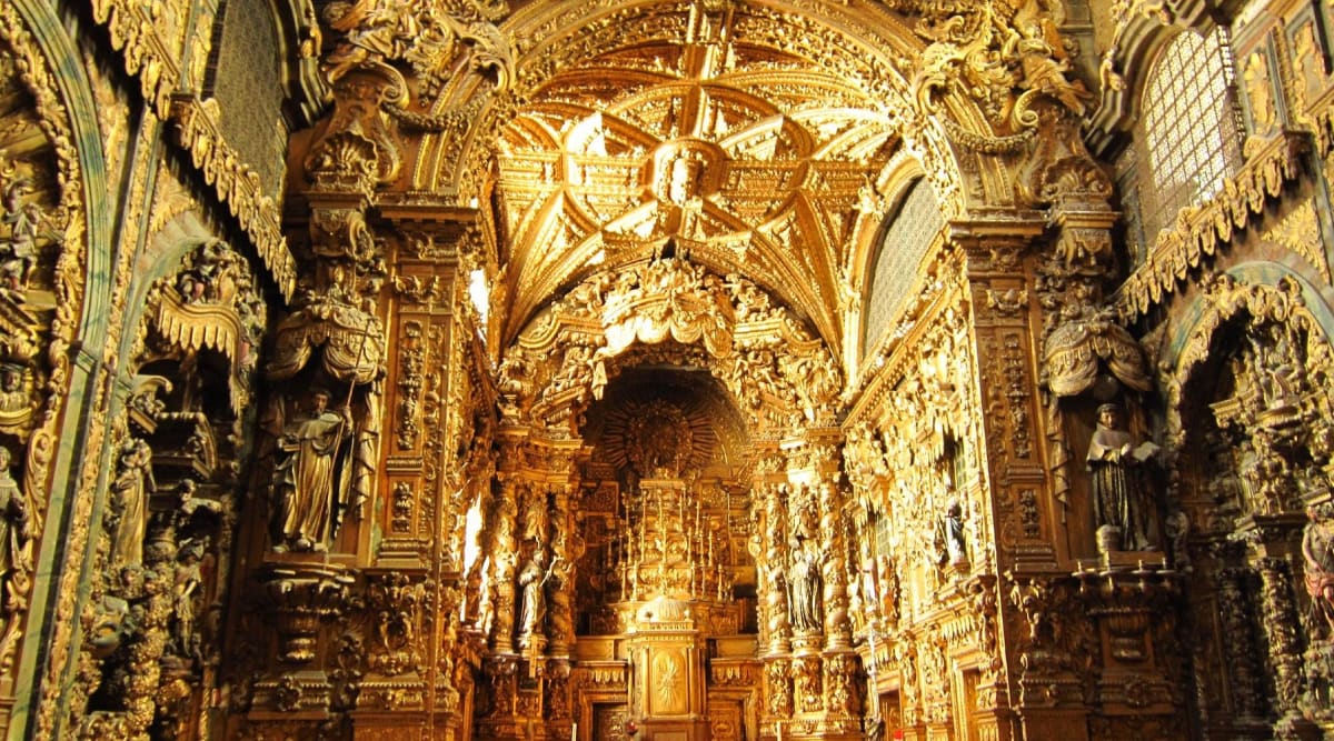 Private tour: Igreja de Santa Clara with local guide - Image 1
