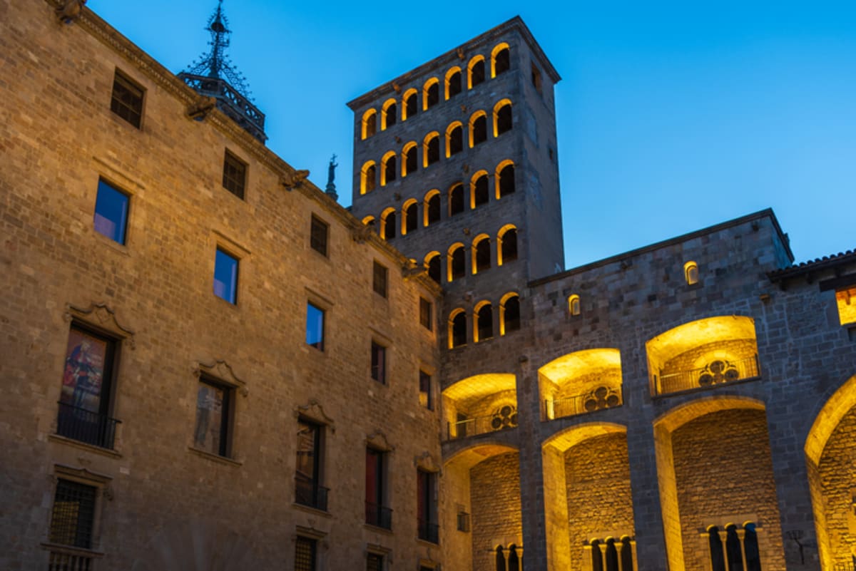 Private tour: Plaça del Rei with local guide - Image 1