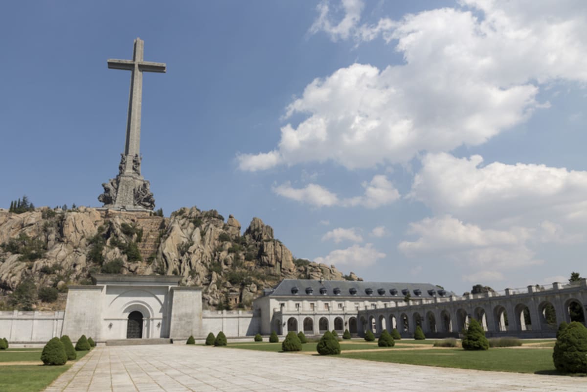 Private tour: The Valley of the Fallen or Cuelgamuros with local guide - Image 1