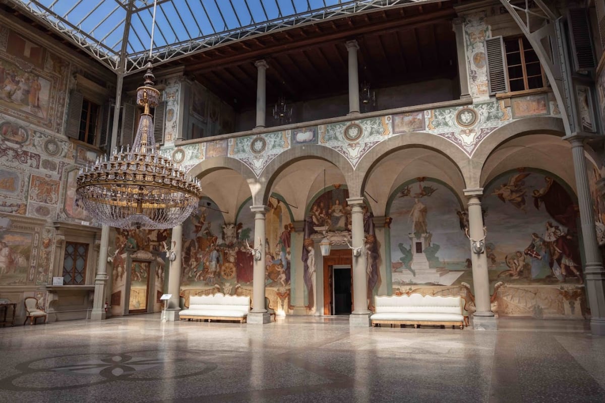 Private tour: Medici Villas (Villa Petraia and Villa di Castello) with local guide - Image 1