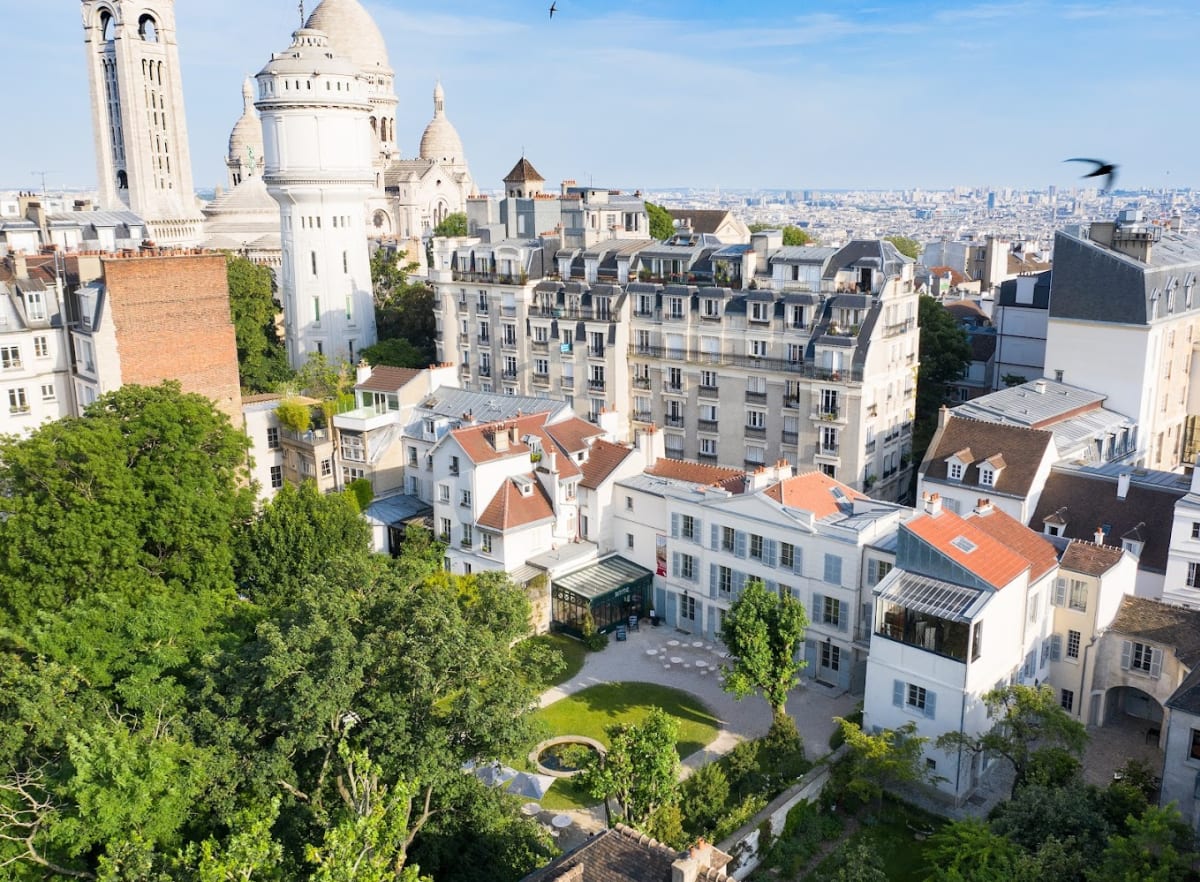 Private tour: Musée de Montmartre with local guide - Image 1