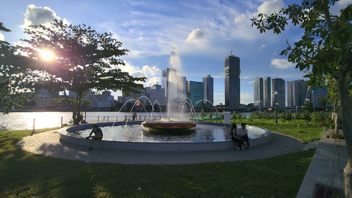 Private tour: Saigon Riverfront Park with local guide - Image 1