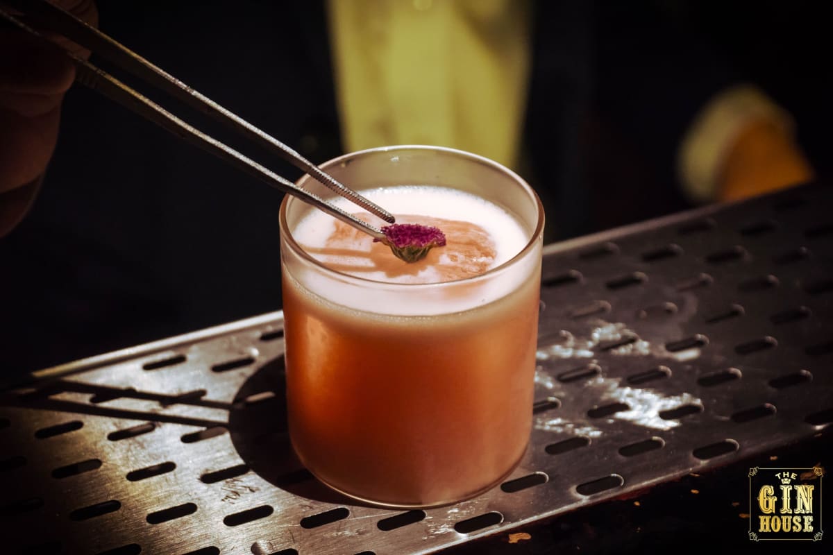 Private tour: The Gin House with local guide - Image 1
