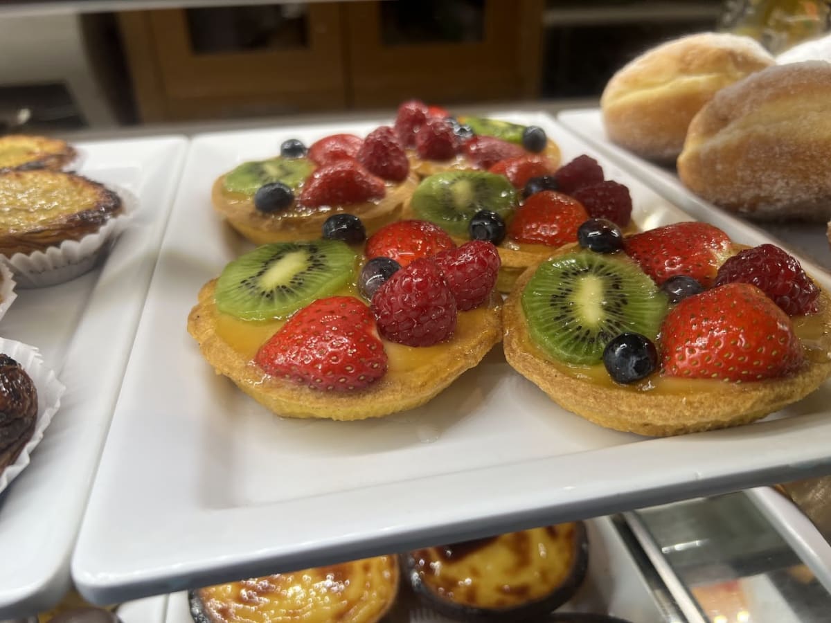 Private tour: Pastelaria Saga with local guide - Image 1