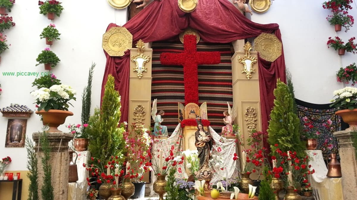 Private tour: Crosses of May Festival with local guide - Image 1