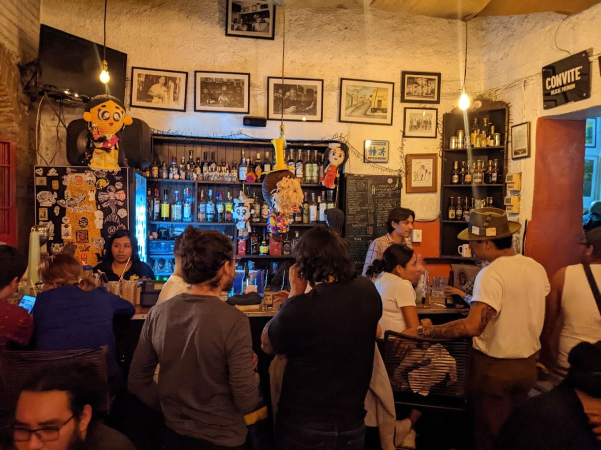 Private tour: Cantina Salón de la Fama with local guide - Image 1