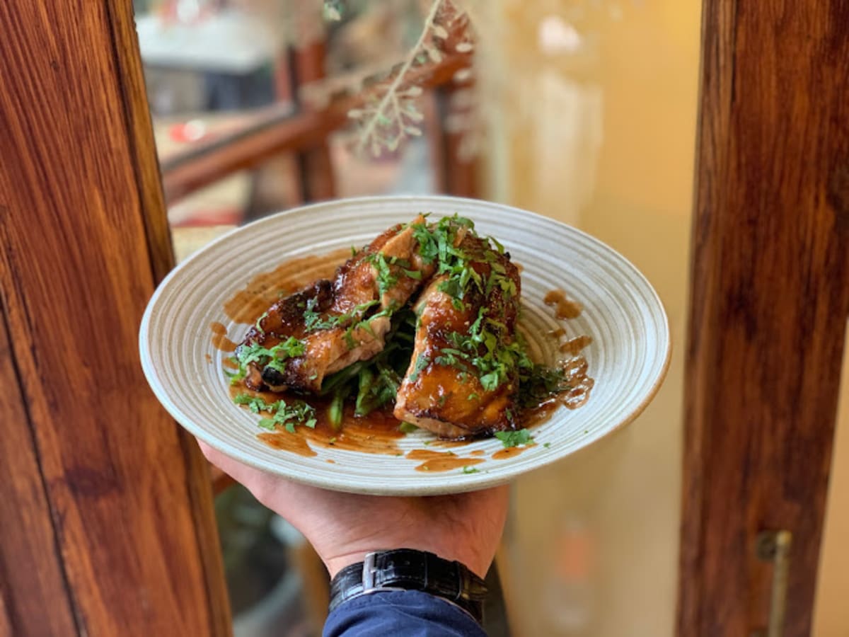 Private tour: Chao Ban Vietnamese Restaurant with local guide - Image 1