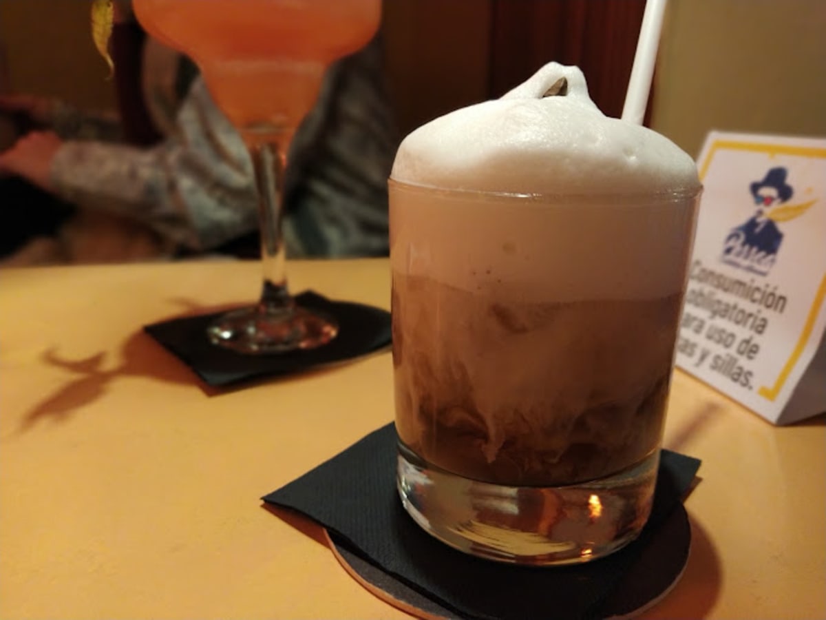 Private tour: Cocktail Bar Pessoa with local guide - Image 1