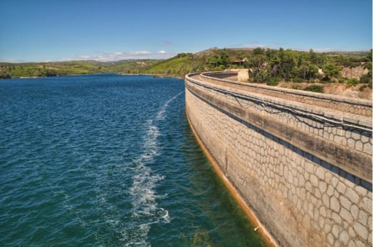 Private tour: Lake Marathon with local guide - Image 1