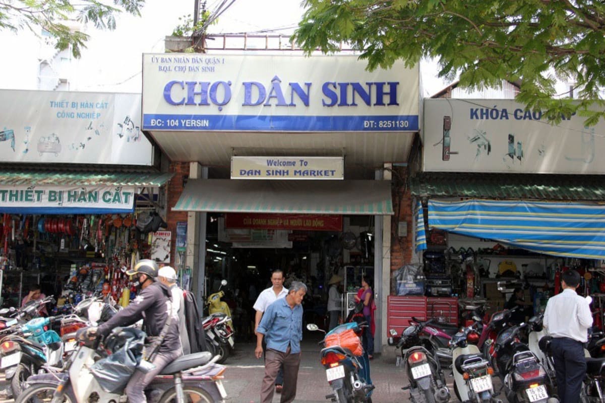 Private tour: Dan Sinh Market with local guide - Image 1