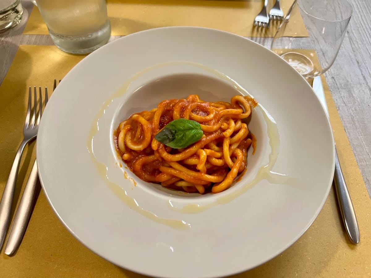 Private tour: Ristorante La Locanda dei Tintori with local guide - Image 1