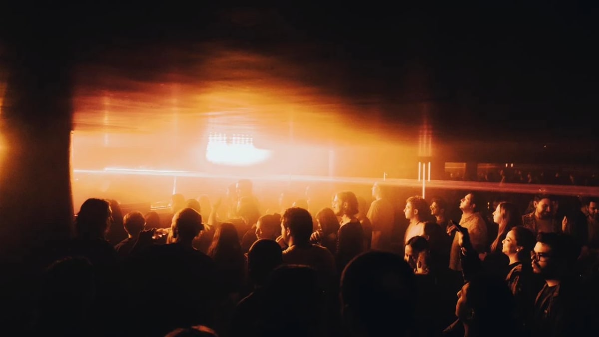 Private tour: Fünk Club with local guide - Image 1