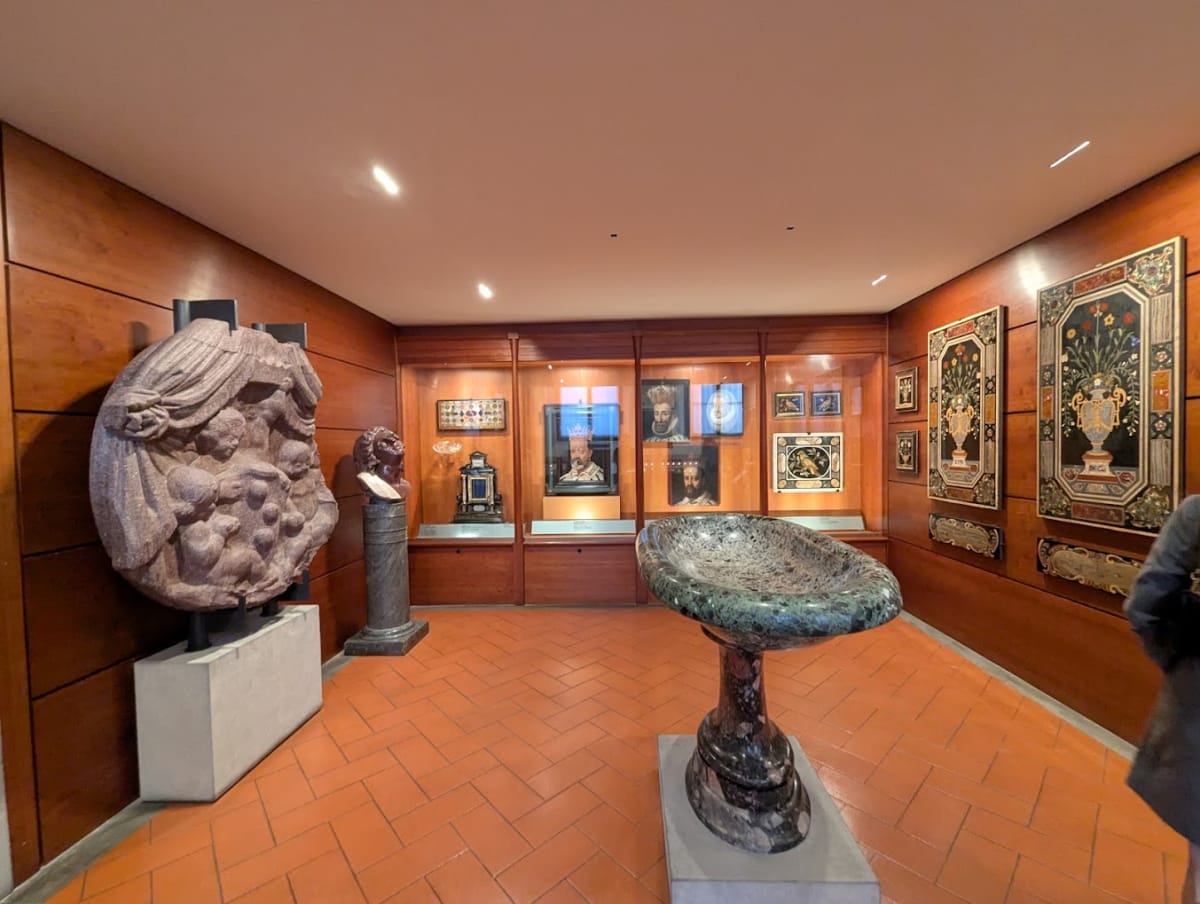 Private tour: Opificio delle Pietre Dure  with local guide - Image 1