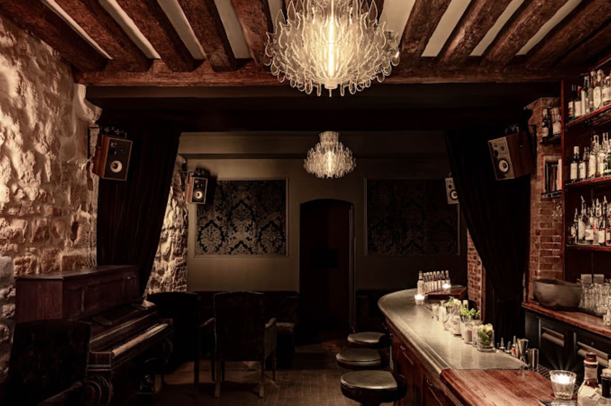 Private tour: Experimental Cocktail Club with local guide - Image 1