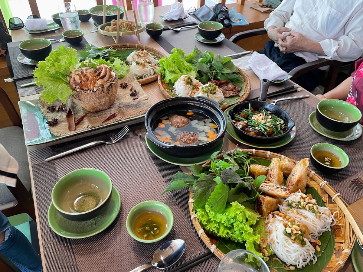 Private tour: Spice Viet Saigon Restaurant with local guide - Image 1