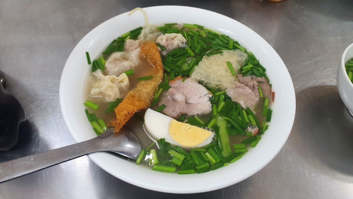 Private tour: Mỳ Vằn Thắn Đinh Liệt with local guide - Image 1