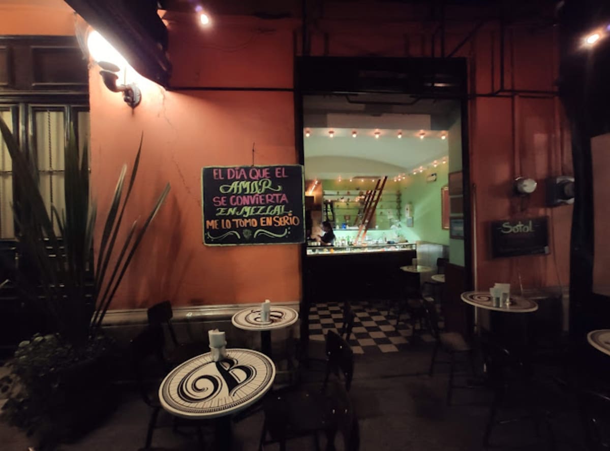 Private tour: La Botica with local guide - Image 1
