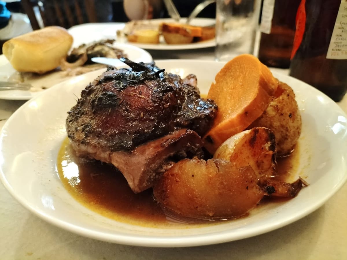 Private tour: La Cassola Restaurante with local guide - Image 1