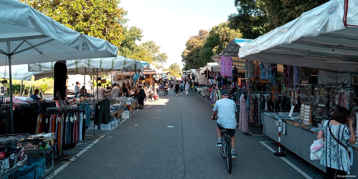 Private tour: Mercato delle Cascine with local guide - Image 1