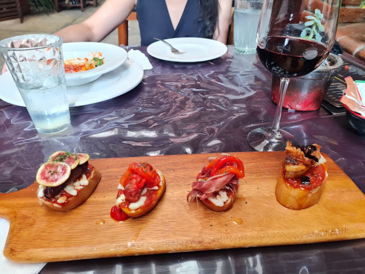 Private tour: L’Ostia Tapas and Wine with local guide - Image 1