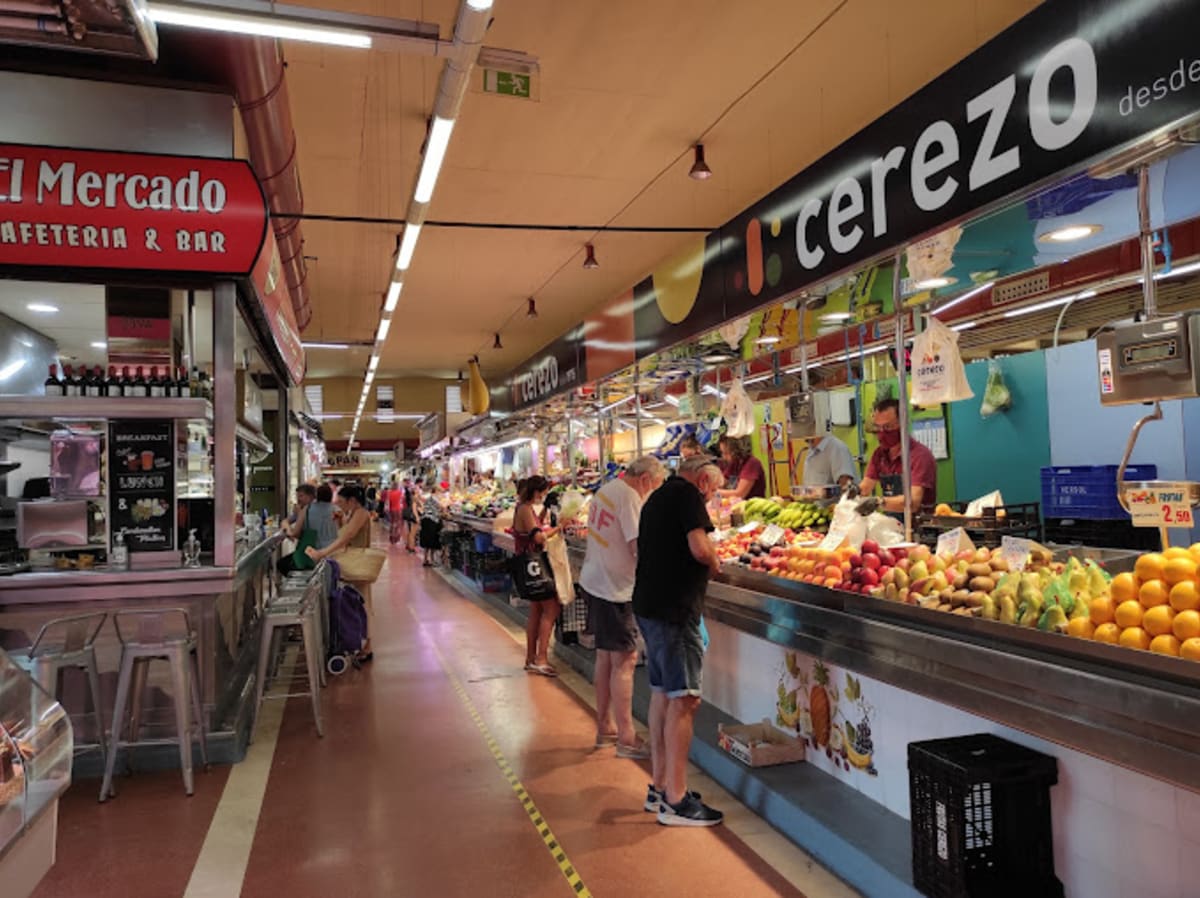 Private tour: Mercat del Cabanyal with local guide - Image 1