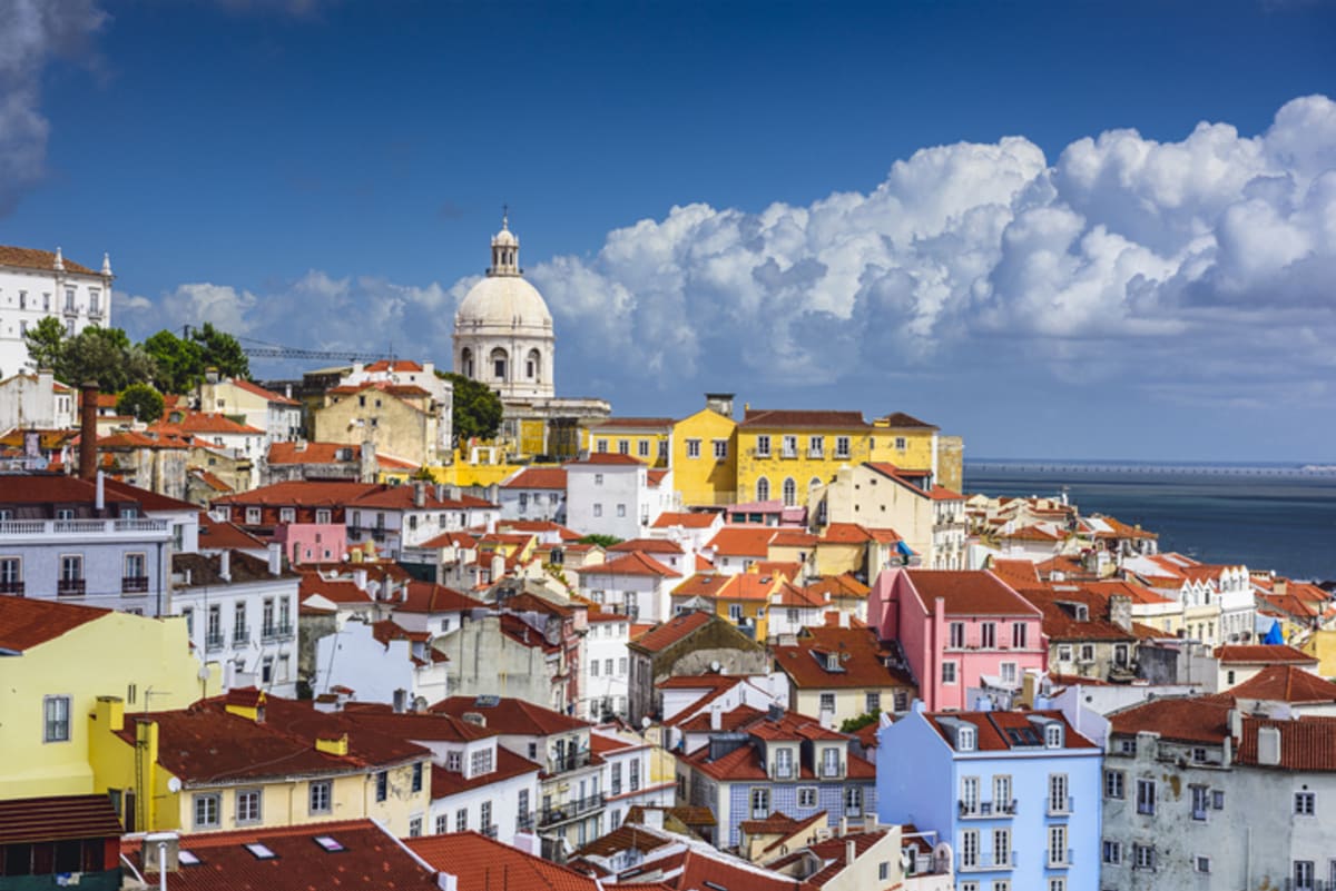 Private tour: Miradouro Santa Luzia Viewpoint with local guide - Image 1