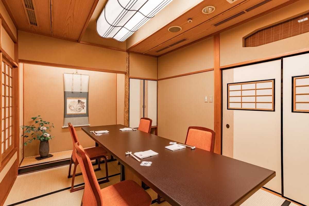 Ningyocho Imahan Odakyū Dai-ichi Seimei Building