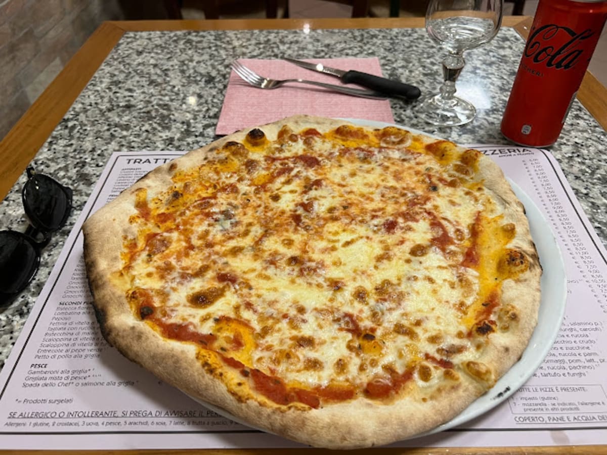 Private tour: Pizzeria Trattoria San Jacopino with local guide - Image 1