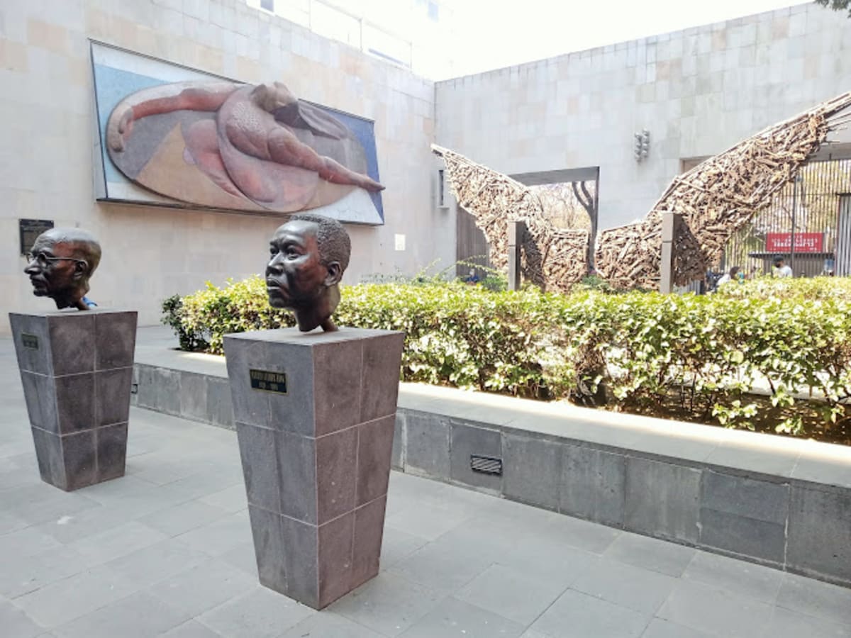 Private tour: Museo de la Memoria y Tolerancia with local guide - Image 1