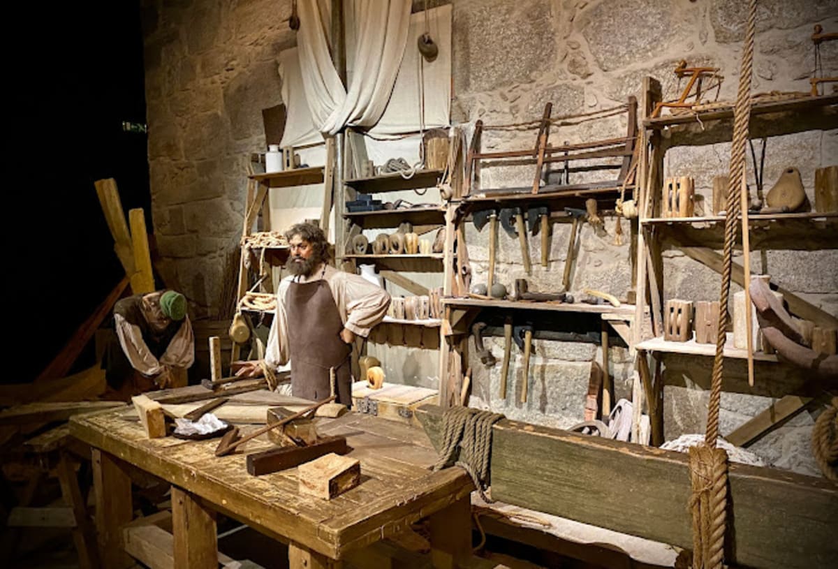 Private tour: World of Discoveries with local guide - Image 1