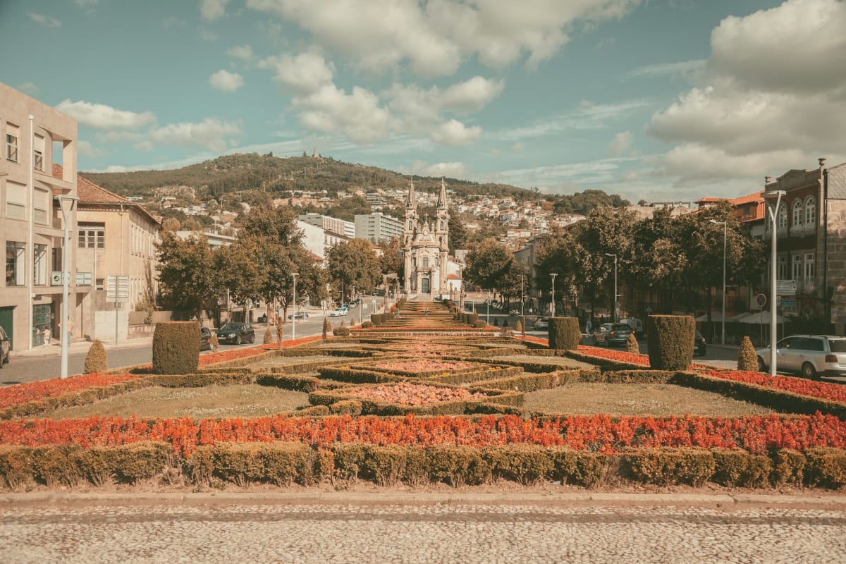 Private tour: Guimarães – The UNESCO Cradle of Portugal & Wine Estate Tour (7 hours) with local guide