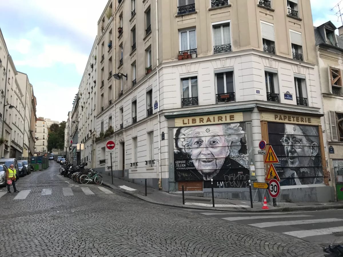 Private tour: Northeast Hidden Gems: Buttes Chaumont & Mouzaïa Walking Tour (3 Hours) with local guide