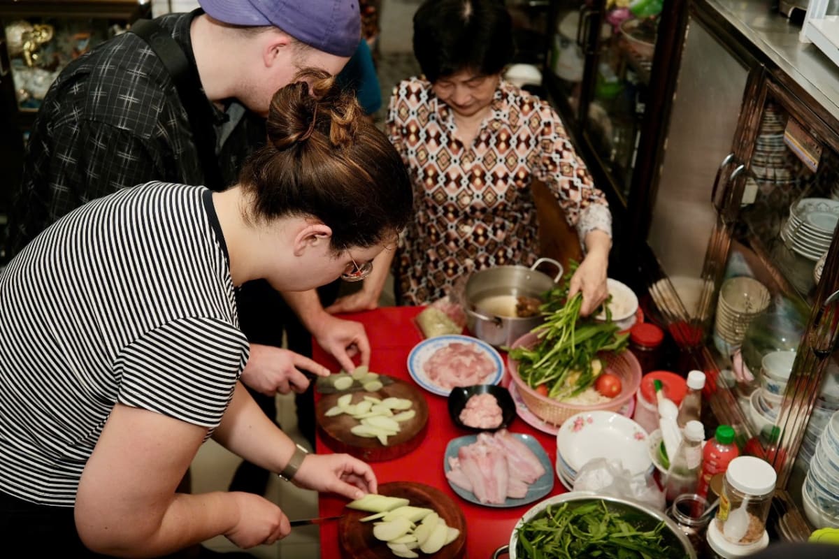 Private tour: Alleyway Cooking Class with Auntie (4 Hours) with local guide