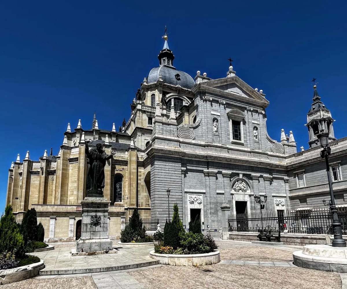Private tour: Madrid's Must See Sights (4 Hours) with local guide