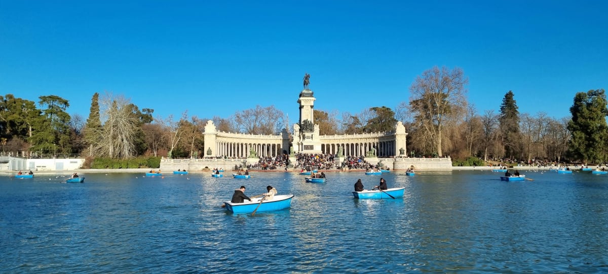 Private tour: Panoramic Madrid and Retiro Park Tour (4 Hours) with local guide