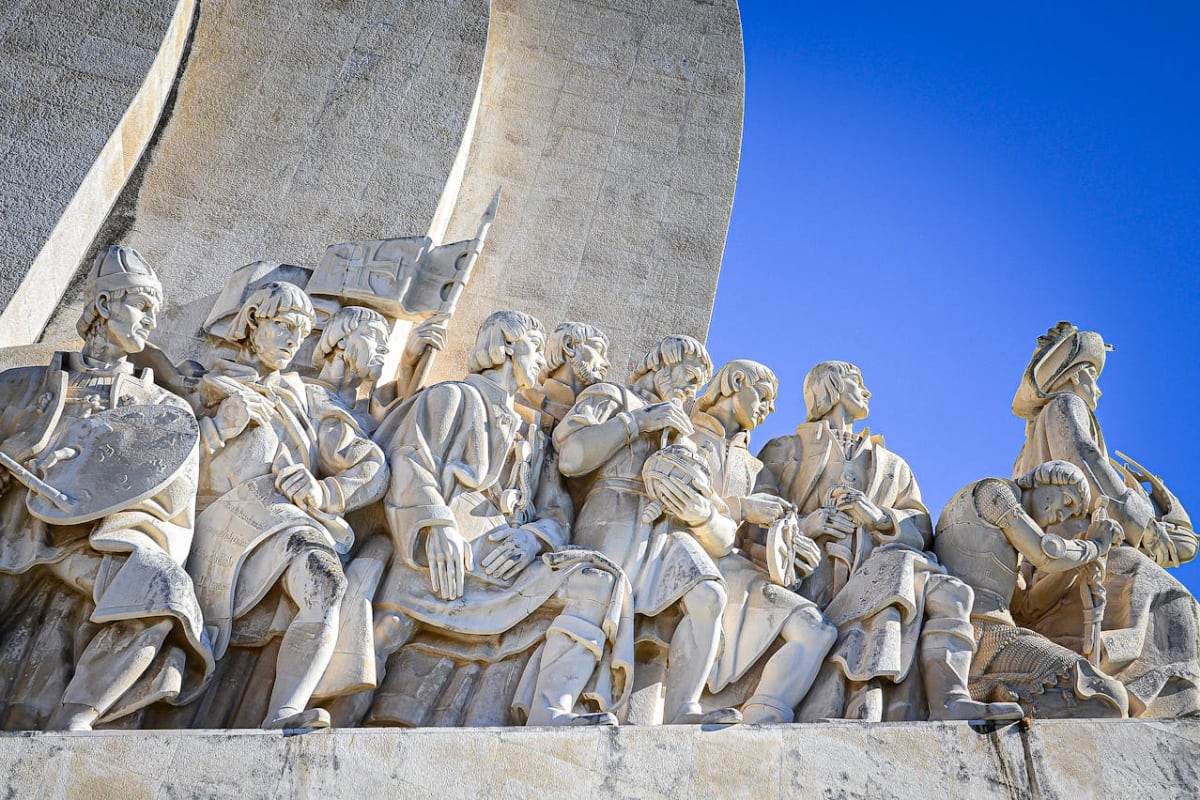 Private tour: Half Day Lisbon Tour by Car (up to 3 guests) (4 hours) with local guide