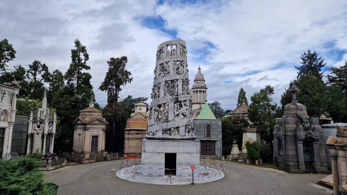 Private tour: Milan Monumental Cemetery Tour (2 hours) with local guide
