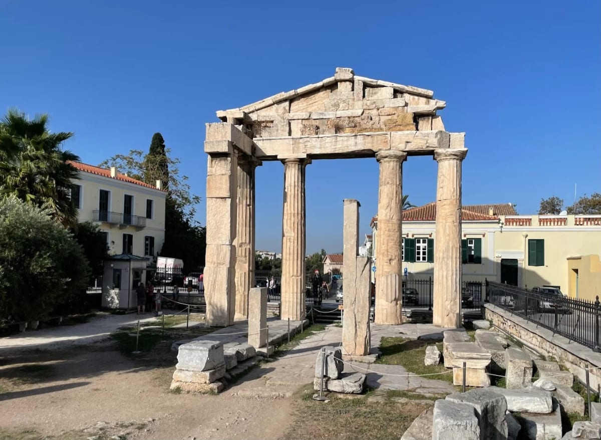 Private tour: Plaka, Monastiraki & Psyrri – Markets & Street Life (4 hours) with local guide